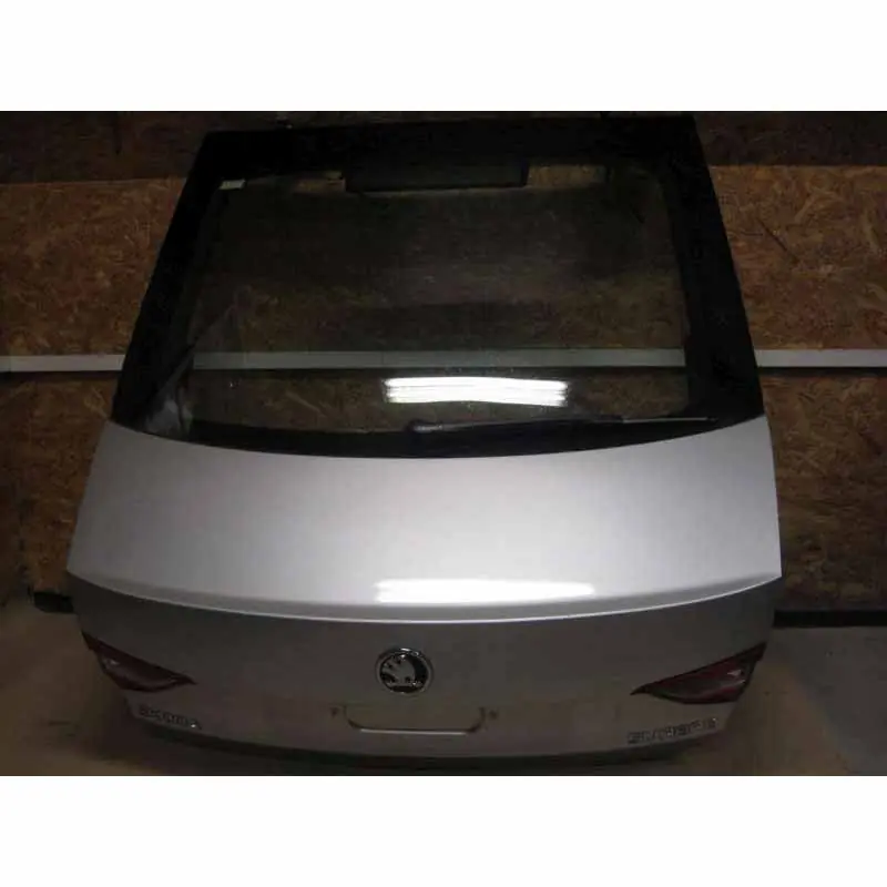 zadní páté dveře ŠKODA Superb III 3V0 sedan Sezónní Sleva