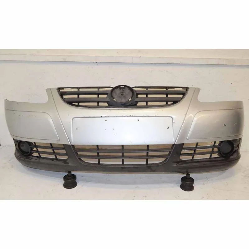 Zlevněný nárazník přední VW FOX 5Z15Z0807221E - poškrábaný