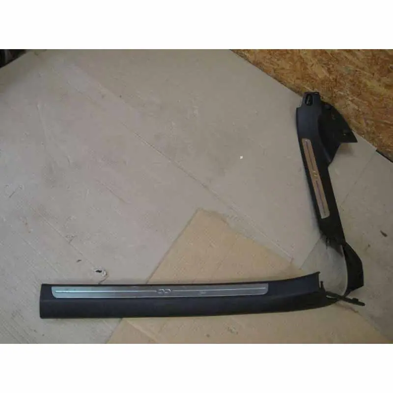 Bezpečná Platba nástupní prahová lišta pravá VW Passat CC 3C8 lift 12->3AA853370 - poškrábaná