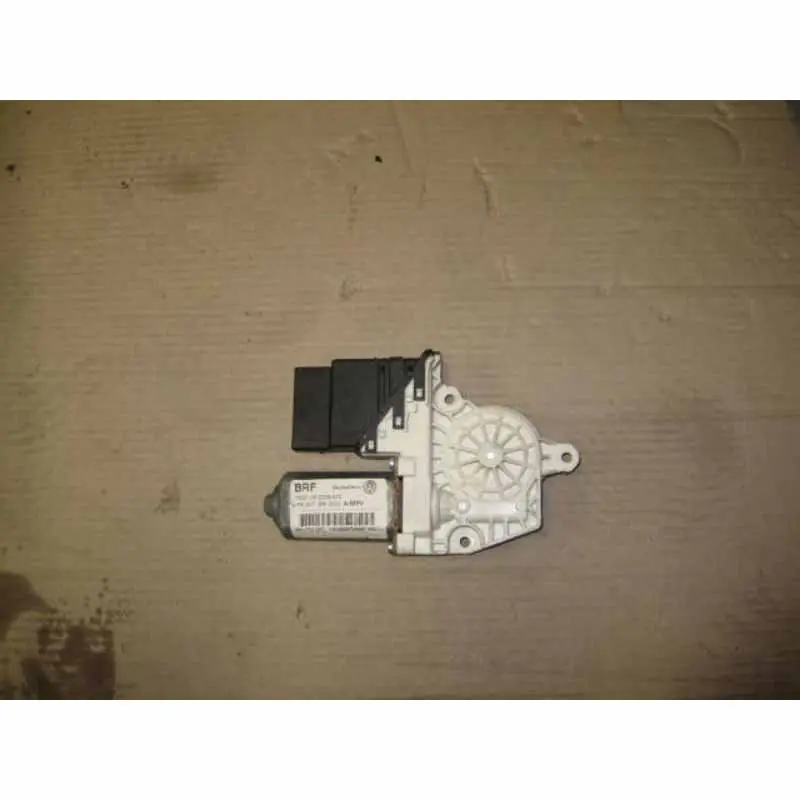 motorek stahování oken zadní pravý VW Touran 06-15 ŠKODA Octavia II 1K0959704AK 5K0959704A Akce