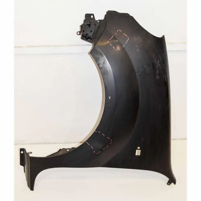 blatník přední levý RENAULT Kangoo 2003-> - NÁHRADA (lehce poškozeno skladováním) Akční Nabídka