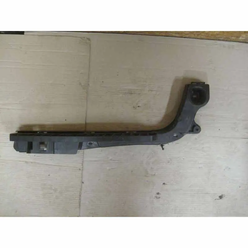 držák zadního nárazníku pravý středový ŠKODA Fabia III 6V0 combi6V9807864 Top Prodej