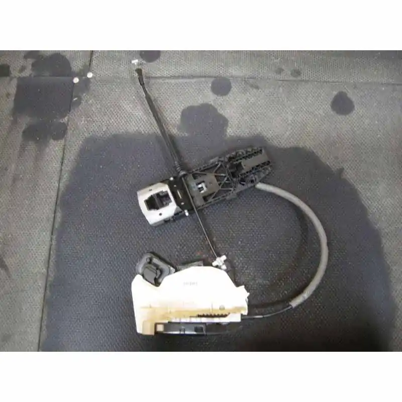 zámek dveří pravý ŠKODA Octavia III 5E0 Rapid 5JA5E0839016 Aktuální