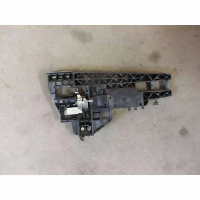 Dokud Zásoby Vydrží držák zámku dveříAUDI A4 8K8T1837885B