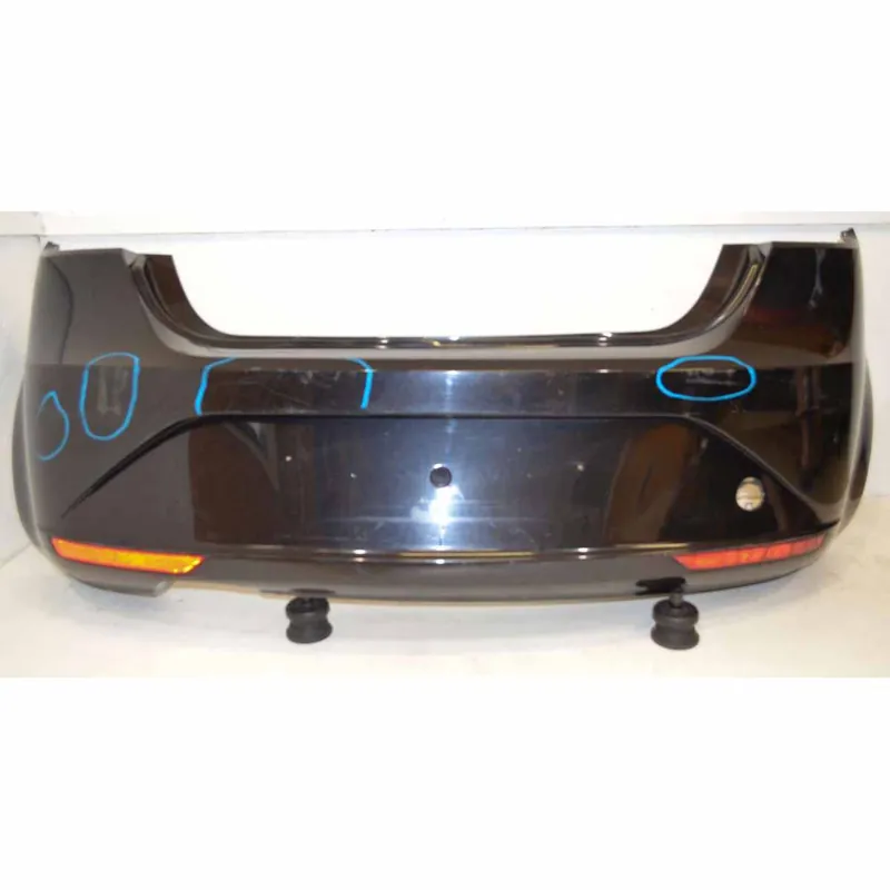 nárazník zadní SEAT Leon 1P0 2006-131P0807421D1P0807421E1P0807417N - poškozený Ověřený