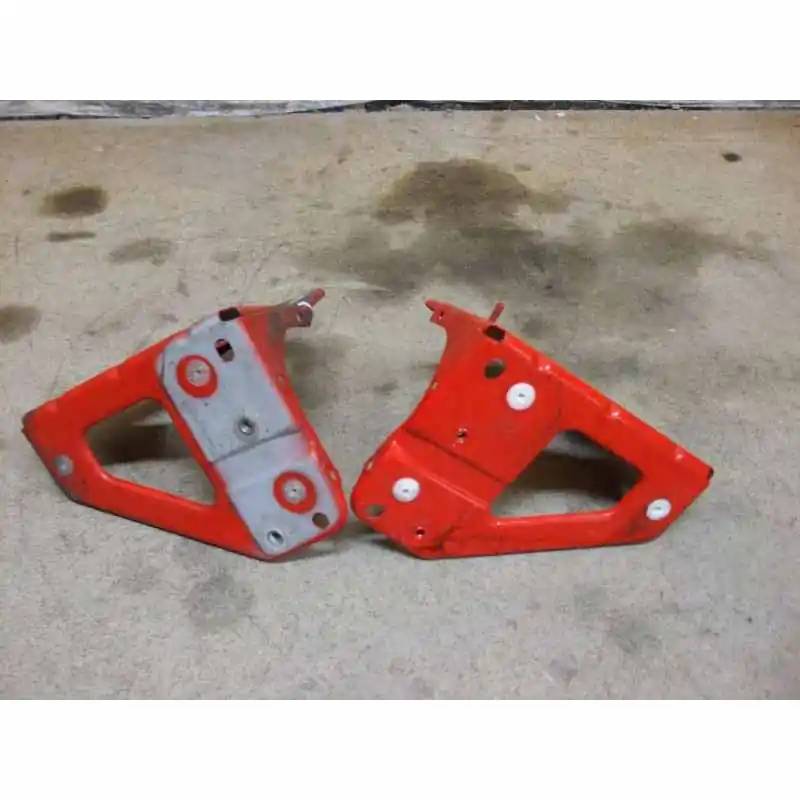 držák blatníku pravý AUDI A6 RS64F0821136B Must-Have