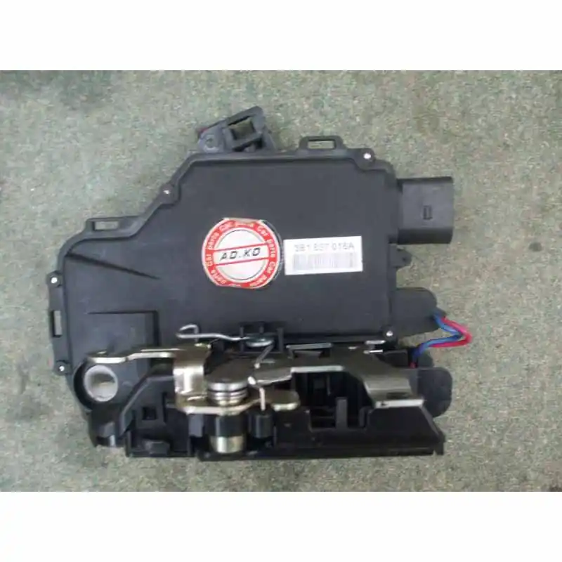 zámek dveří pravý ŠKODA Octavia I3B1837016A Časově Omezené