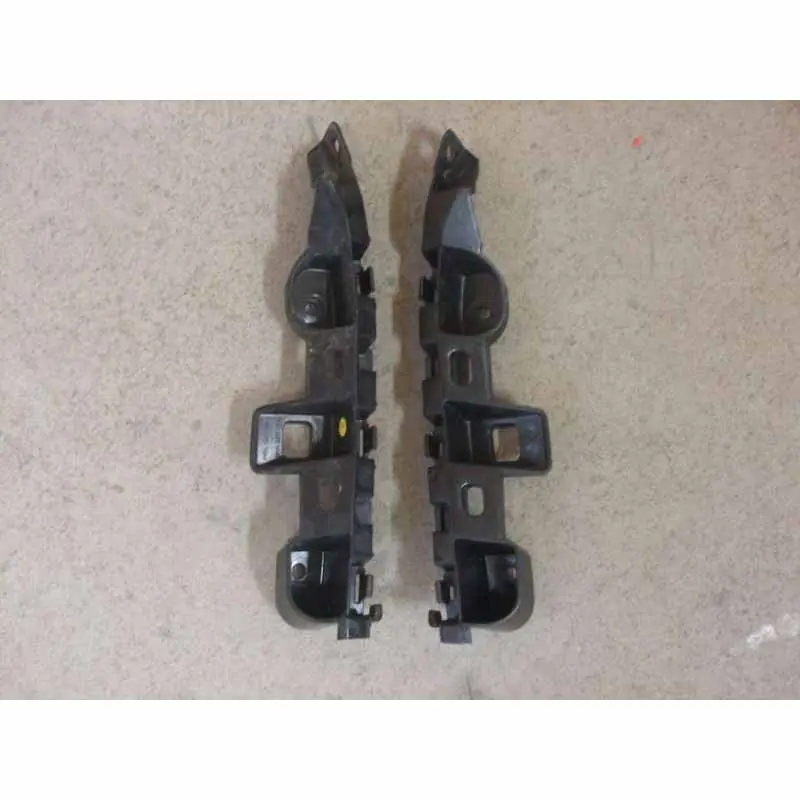 Zlevněný držák předního nárazníku pravý VW Passat B7 3AA3AA807184