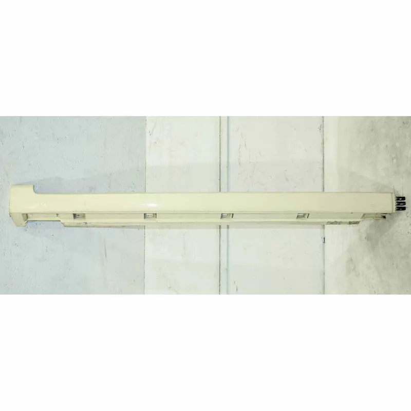 Akční Nabídka prahová lišta pravá VW Passat B7 3AA - lehce poškrábaná