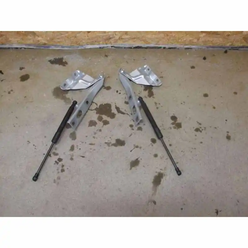 Výprodej pant kapoty pravý AUDI Q5 8R08R0823302