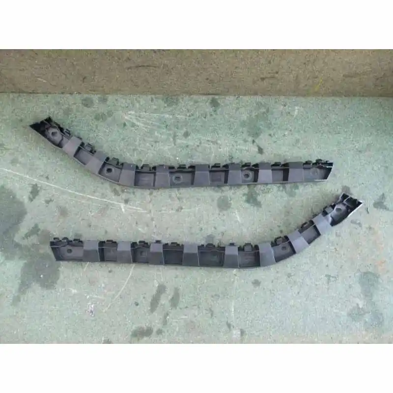 Vysoce Kvalitní držák zadního nárazníku pravý ŠKODA Superb II 3T03T9807394