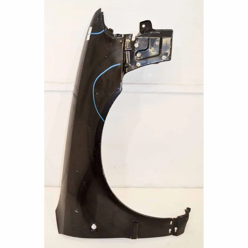 blatník přední pravý AUDI A4 - poškozený Pouze Dnes