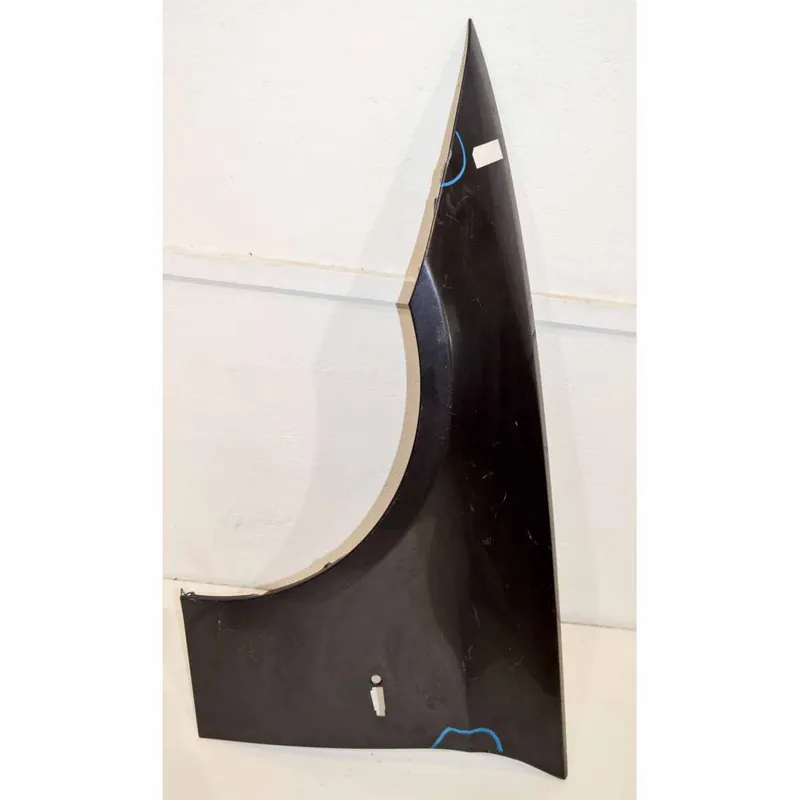 Novinka blatník přední levý BMW E90 - poškrábaný, poškozený