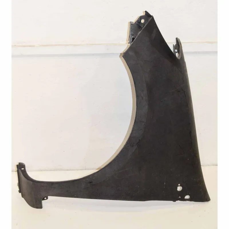 Odeslání Ihned blatník přední levý Renault Clio IV - NÁHRADA (lehce poškozeno skladováním)