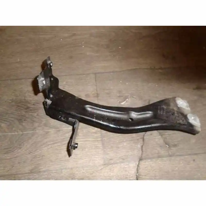 držák předního blatníku pravý AUDI TT 8S0 2015-8S0821132 Ihned K Objednání