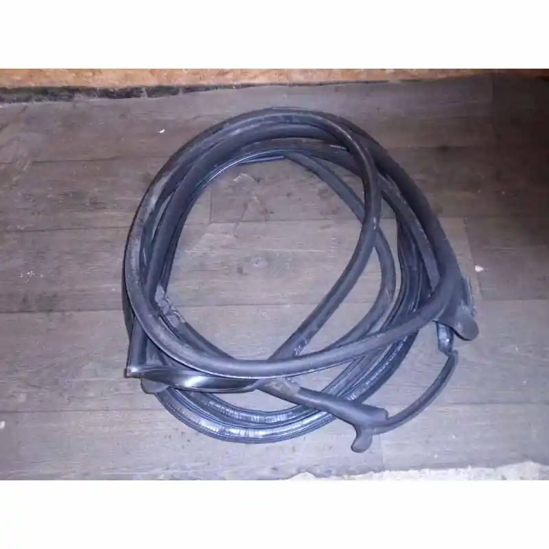 těsnění dveří AUDI TT 8S0 Coupé 2015-8S8827705 Sezónní Sleva