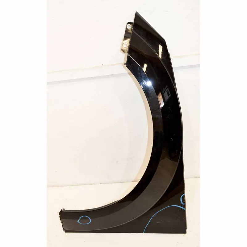 blatník přední levý AUDI TT 8S0 2015- - poškozený Ověřený