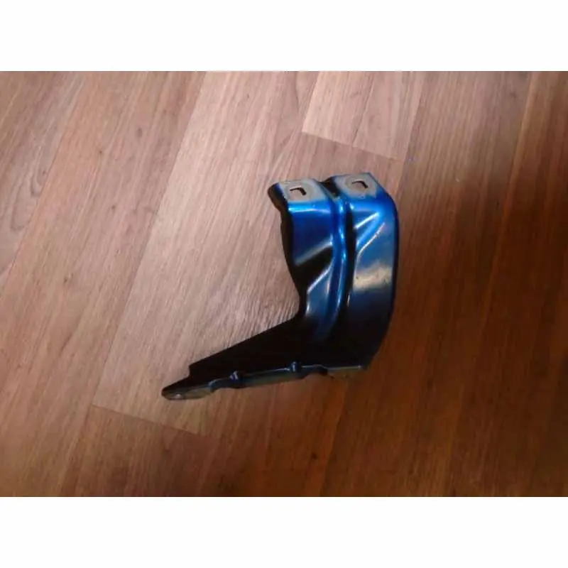 Akce držák blatníku pravý AUDI Q2 GA81A821136