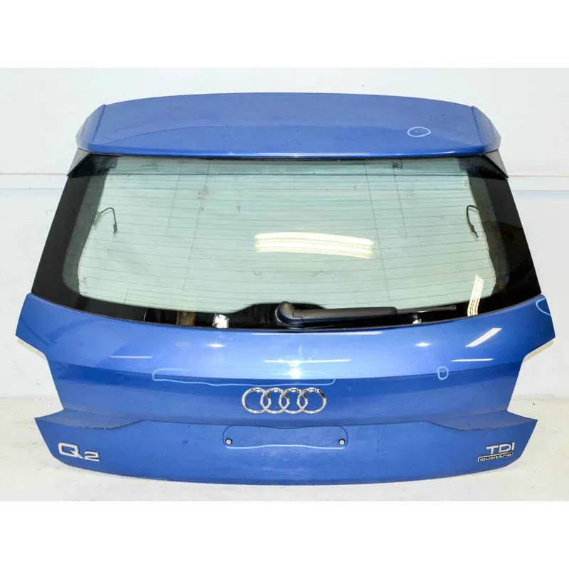 zadní páté dveře + parkovací kamera AUDI Q2 GA81A827025C81A827025E - poškrábaný lak Značkový