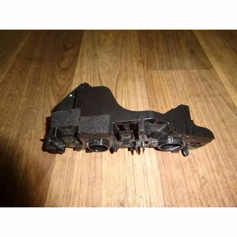 Zlevněný držák předního nárazníku pravý - plast VW Polo VI 2G02G0807184