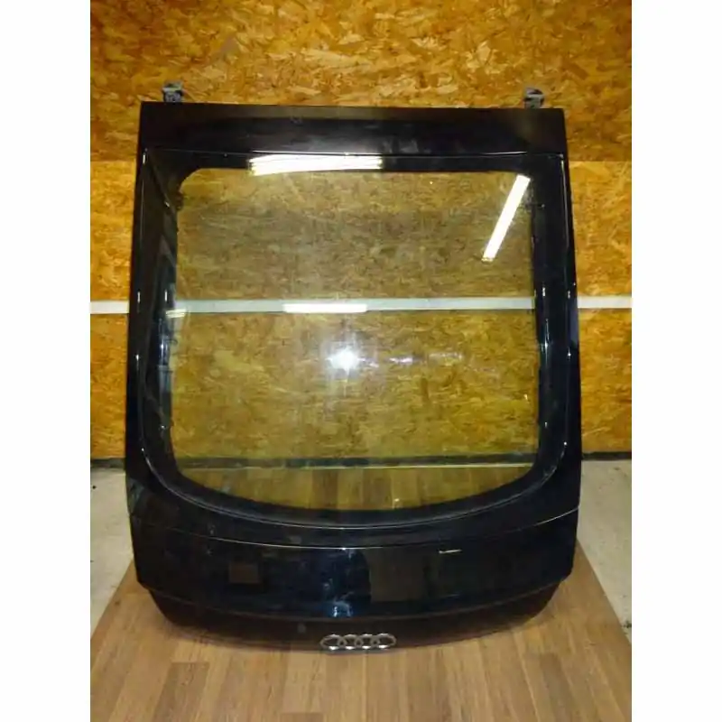 Zlevněný víko kufru - zadní páté dveře AUDI TT 8S0 Coupé8S8827025A