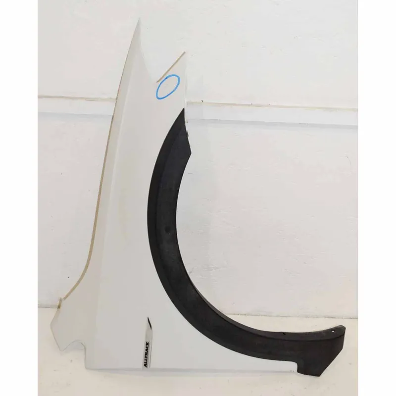 Vysoce Kvalitní blatník přední pravý VW Golf VII 5G0 lift Alltrack5G0821106B - lehce poškrábaný