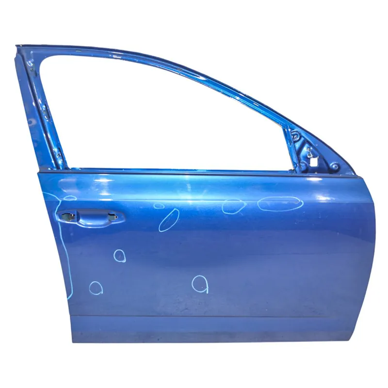 Víkendová Akce dveře přední pravé - holé ŠKODA Octavia III 5E0 (lift)5E08313125E0831052/A - poškozené