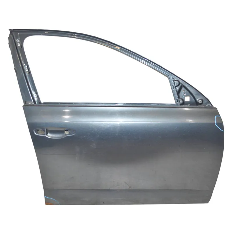 dveře přední pravé - holé ŠKODA Octavia III 5E0 (lift)5E08313125E0831052/A - poškozené Sezónní Sleva