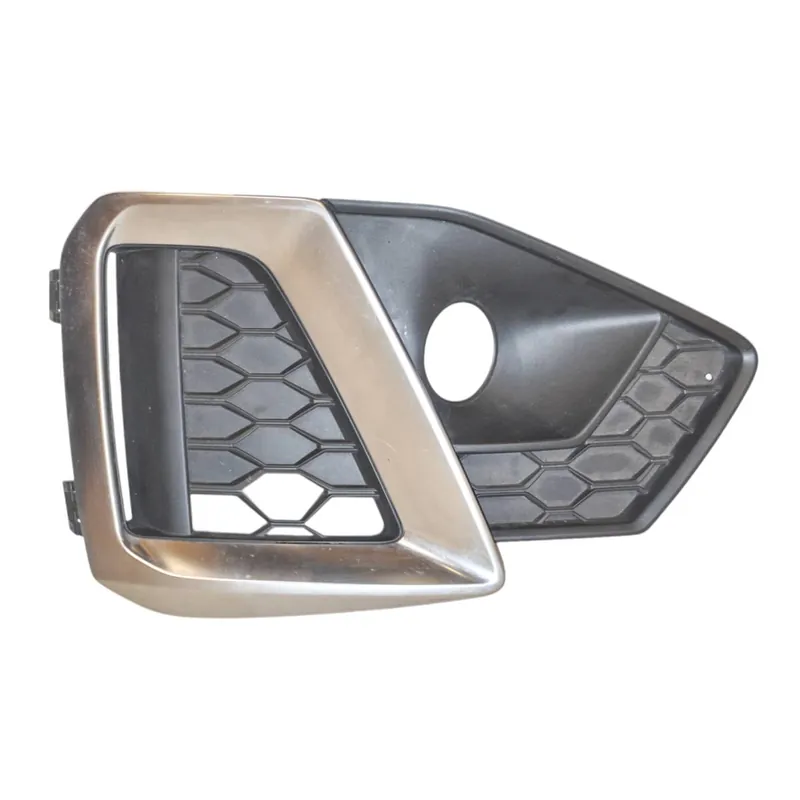 Aktuální mřížka do nárazníku levá AUDI A4 8W0 lift8W0807681AM - lehce poškrábaná