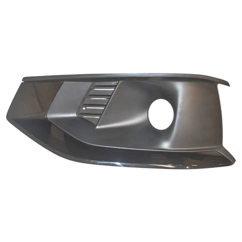 Časově Omezené mřížka do nárazníku levá AUDI A4 8W0 lift8W0807681AK - lehce poškrábaná