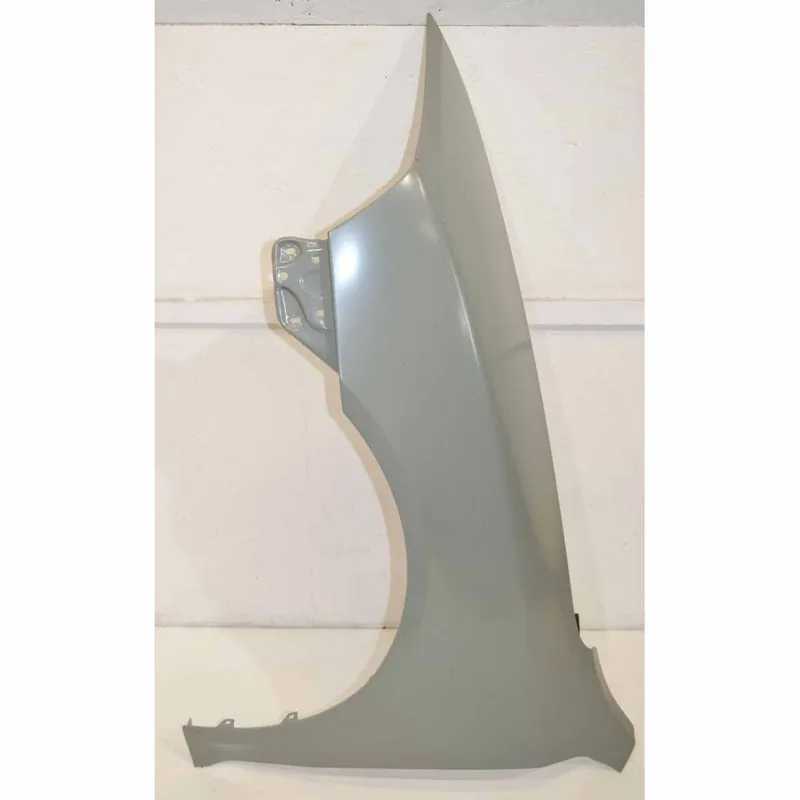 blatník přední levý ŠKODA Octavia II 1Z0 2004-08 - NÁHRADA (lehce poškozeno skladováním) Super Cena