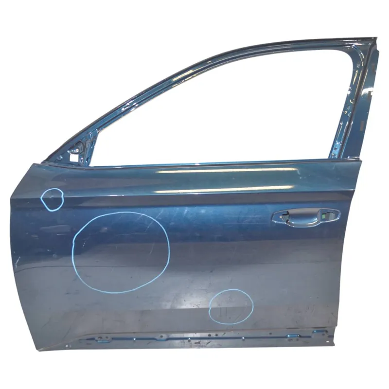 Sleva dveře přední levé - holé ŠKODA Superb III 3V0 (lift)3V08313113V0831051/A/B - poškozené