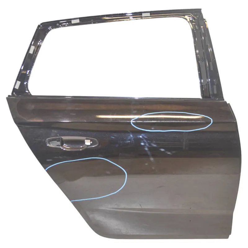 dveře zadní pravé - holé ŠKODA Scala 657657833052A657833052B/C/D - poškozené Oblíbený