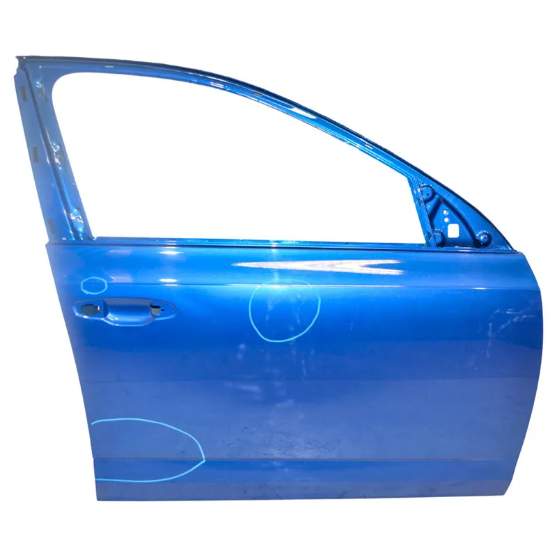 dveře přední pravé - holé ŠKODA Octavia III 5E0 (lift)5E08313125E0831052/A - poškozené Levný