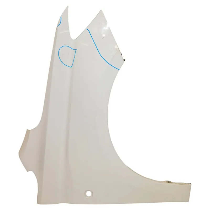 blatník přední pravý VW Caddy V 2K72K7821106 - poškozený Omezená Nabídka