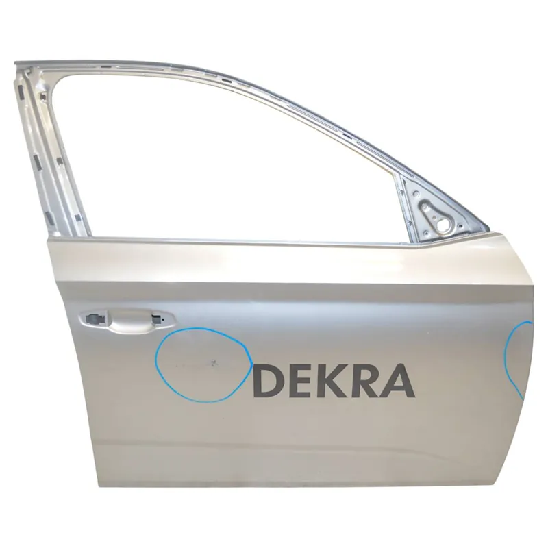 Značkový dveře přední pravé - holé ŠKODA Scala 657657831312A657831052657831052A/B - poškozené