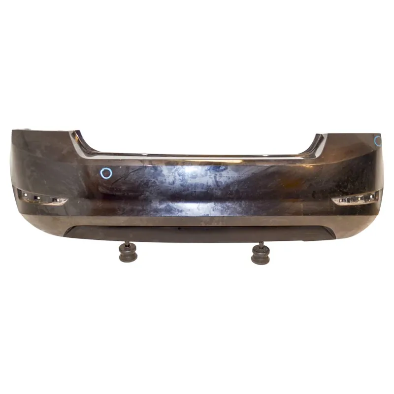 Značkový nárazník zadní ŠKODA Fabia III 6V0 lift HB6V6807421F - poškozený