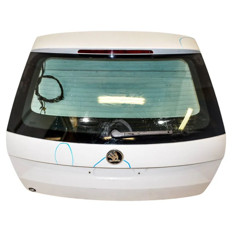 Výprodej zadní páté dveře ŠKODA Octavia III 5E0 (lift) combi5E9827023B5E9827023C/E - poškozené