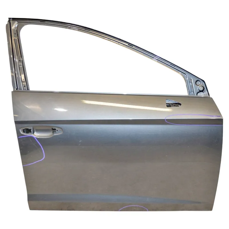 dveře přední pravé - holé SEAT Leon 5F0 (lift)5F4831056A - poškrábané Nejlepší Volba