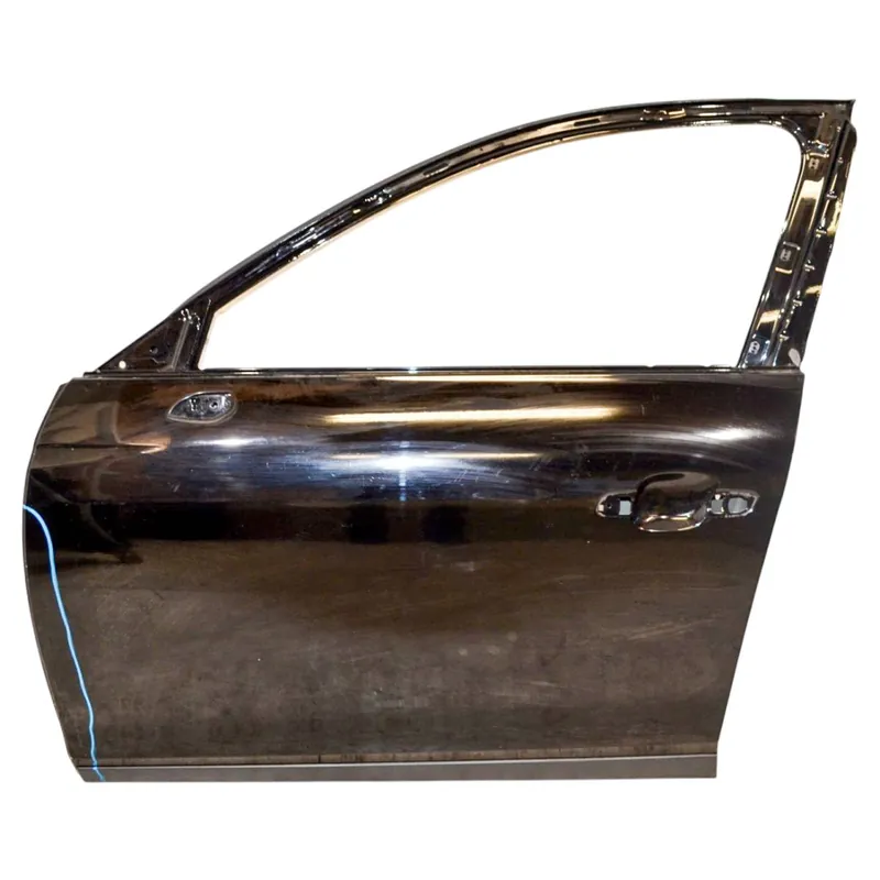 dveře přední levé - holé AUDI A4 8W08W08310518W0831051D - poškozené Výhodná Nabídka