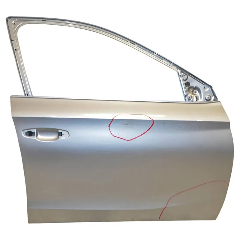 Výhodná Nabídka dveře přední pravé - holé ŠKODA Fabia IV 6VA6VA831312A 6VA831052 6VA831052A - poškozené