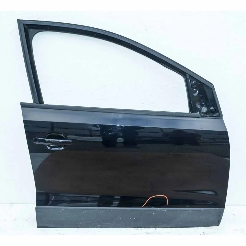 Značkový dveře pravé přední VW Polo 6C0 Cross 5DV - lehce poškozené