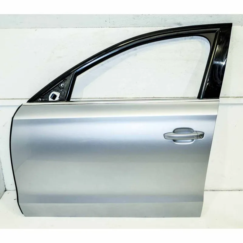 Akce dveře přední levé AUDI A8 4H0 lift4H0831051B