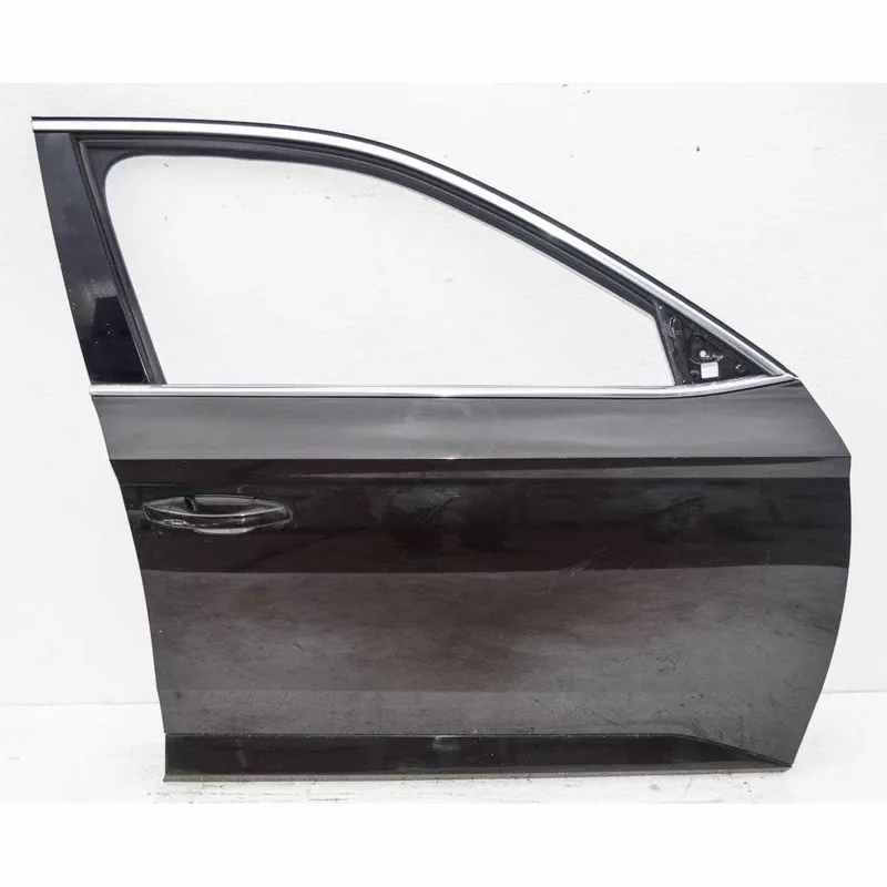 dveře přední pravé ŠKODA Superb III 3V03V0831312A - poškrábaný lak Speciální Cena