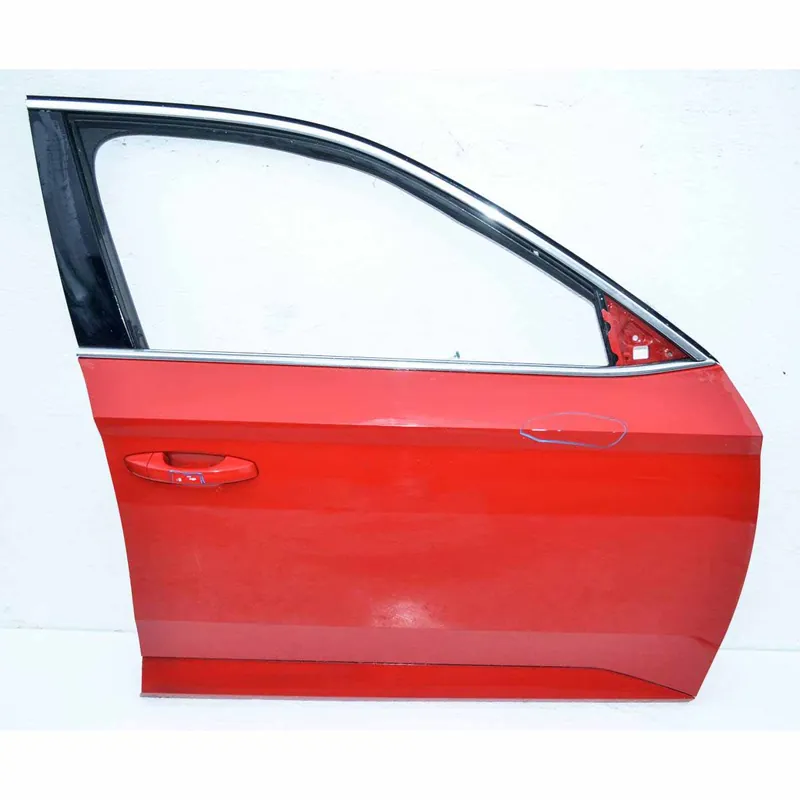 dveře přední pravé ŠKODA Superb III 3V0 - poškrábaný lak Dokud Zásoby Vydrží