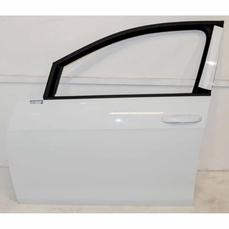 Aktuální dveře přední levé VW Golf VII 5G0 lift5G4831055AR5G4831055AS - poškrábaný lak