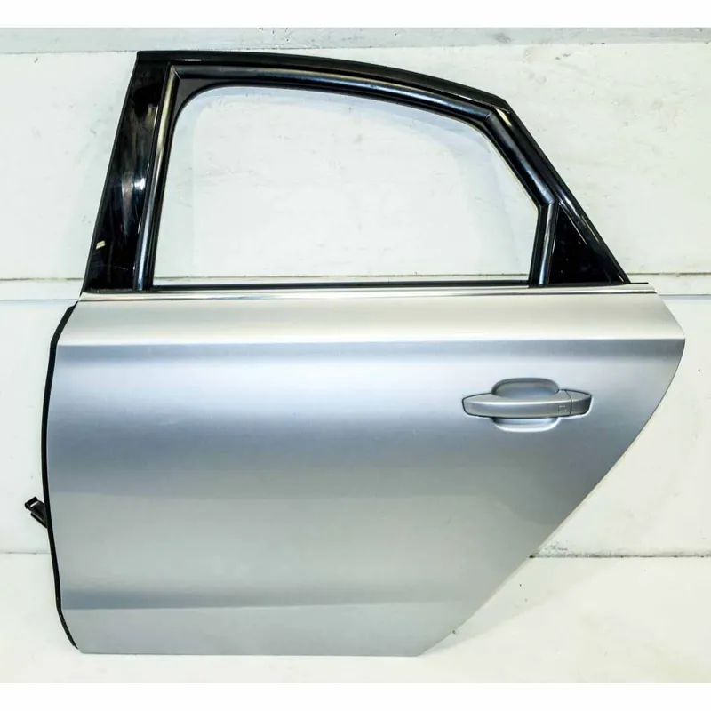Top Prodej dveře zadní levé AUDI A8 4H0 lift4H0833051C - lehce poškozená lišta