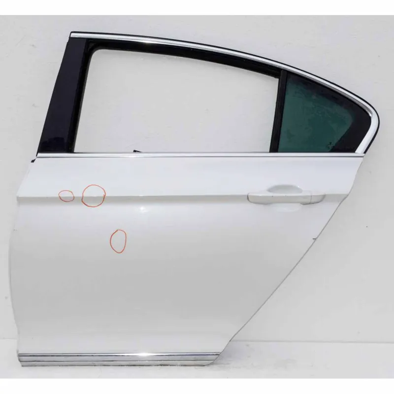 Aktuální dveře zadní levé VW Passat B8 3G0 sedan3G5833055AC - lehce poškozené