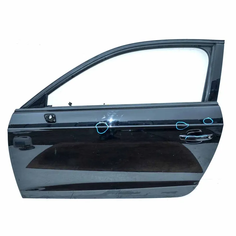 dveře přední levé AUDI A3 8V0 3DV8V3831051B8V3831051C - lehce poškozené Levný