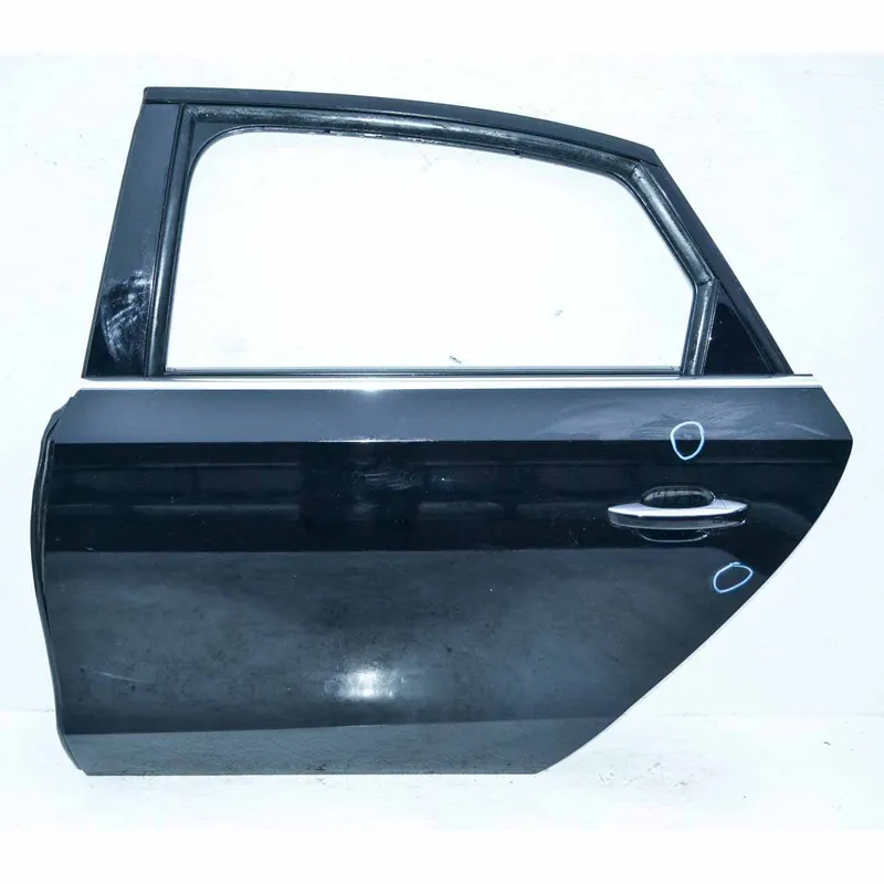 Zlevněný dveře zadní levé AUDI A8 4H0 (lift) long4H4833051D - poškozený lak, lehce poškozené